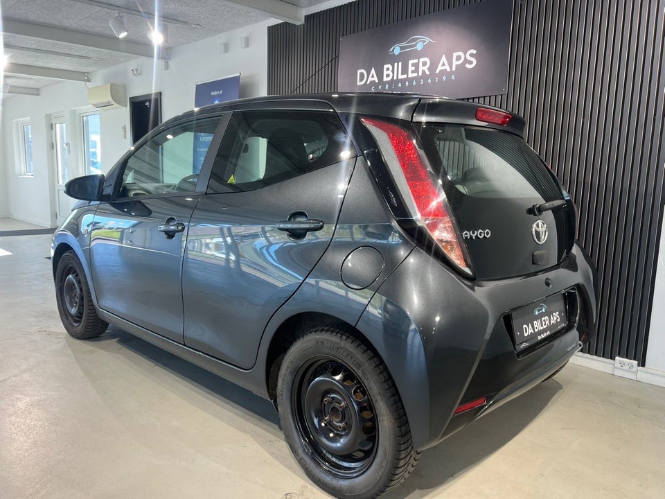 Toyota Aygo 1,0 VVT-i x-play 5d