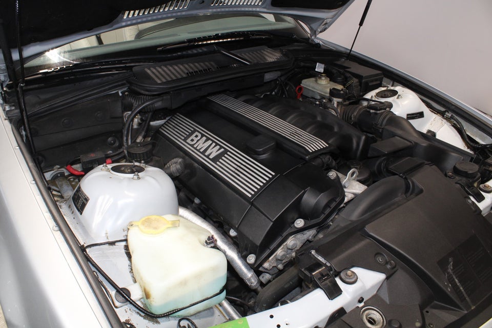 BMW 328i 2,8 Cabriolet 2d