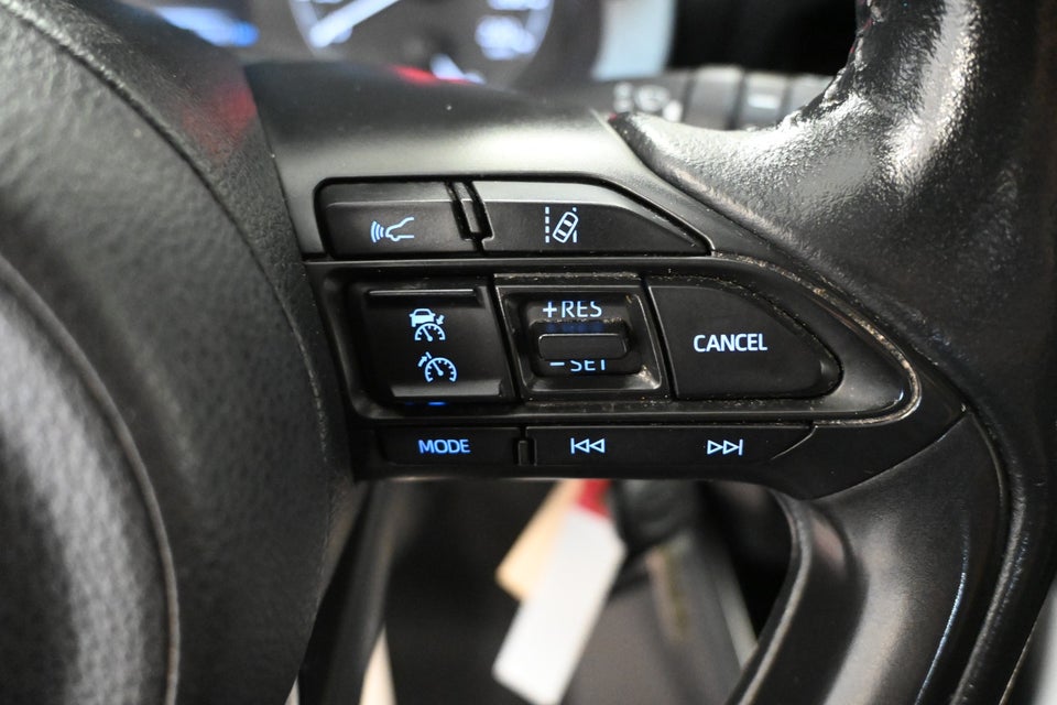 Toyota Yaris 1,0 Active 5d