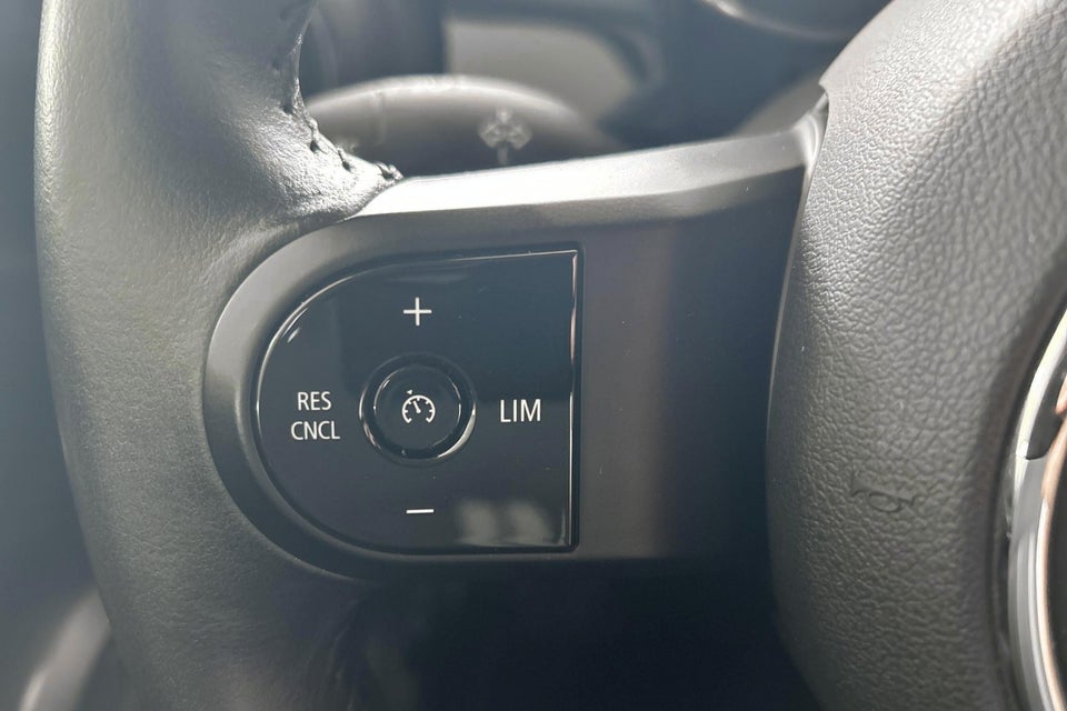 MINI Cooper SE Essential 3d