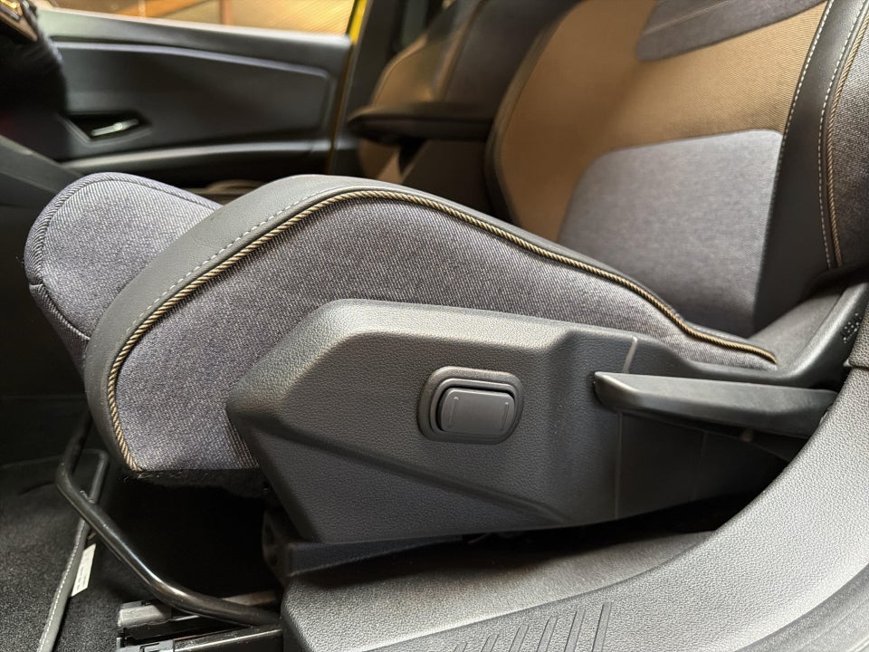 Renault 5 E-Tech 52 Iconic 5d