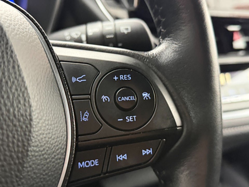 Toyota Corolla 1,8 Hybrid Active Smart Touring Sports MDS 5d