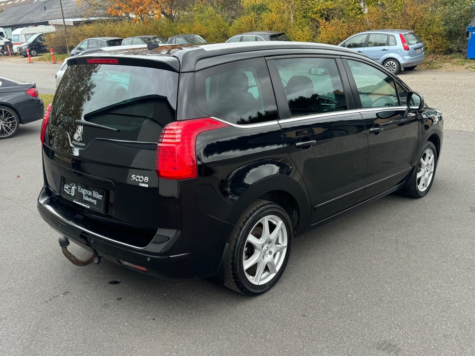 Peugeot 5008 1,6 e-HDi 114 Style ESG 7prs 5d