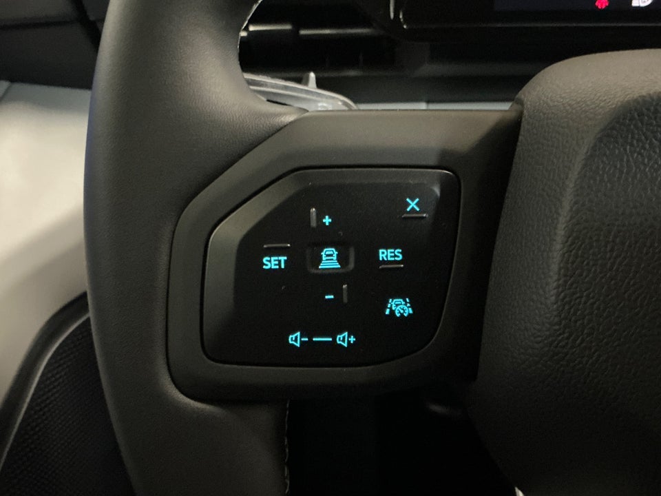 Ford Explorer 77 Premium Extended Range 5d