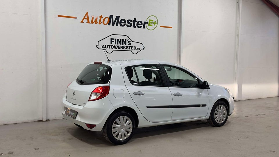 Renault Clio III 1,5 dCi 75 Avantage 5d