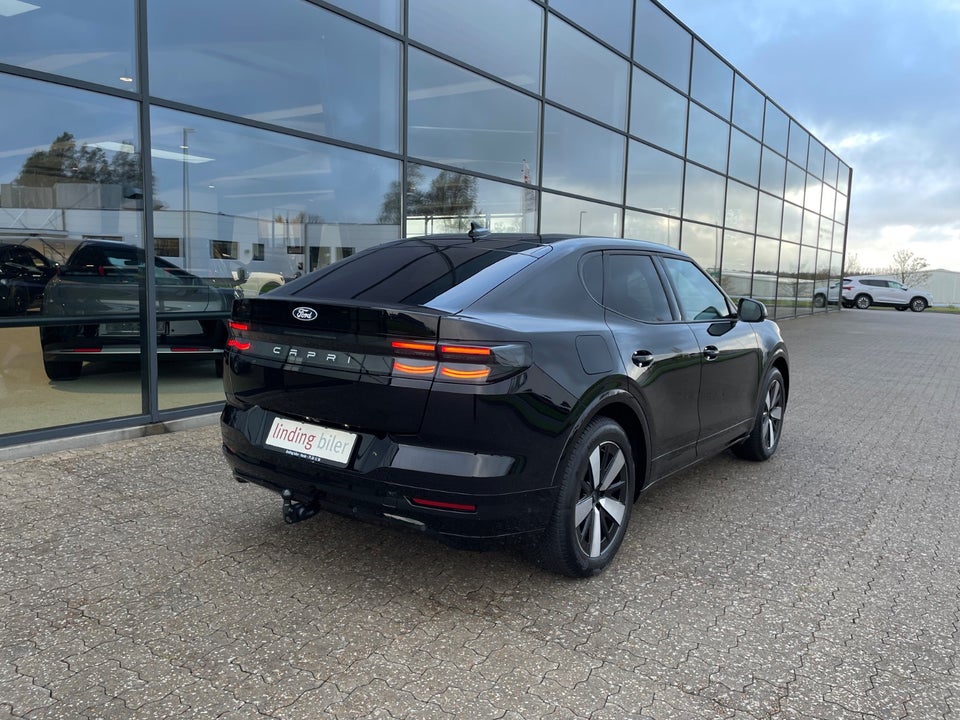 Ford Capri 82 Select Extended Range 5d