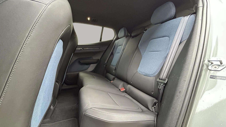 Volvo EX30 Extended Range Plus 5d