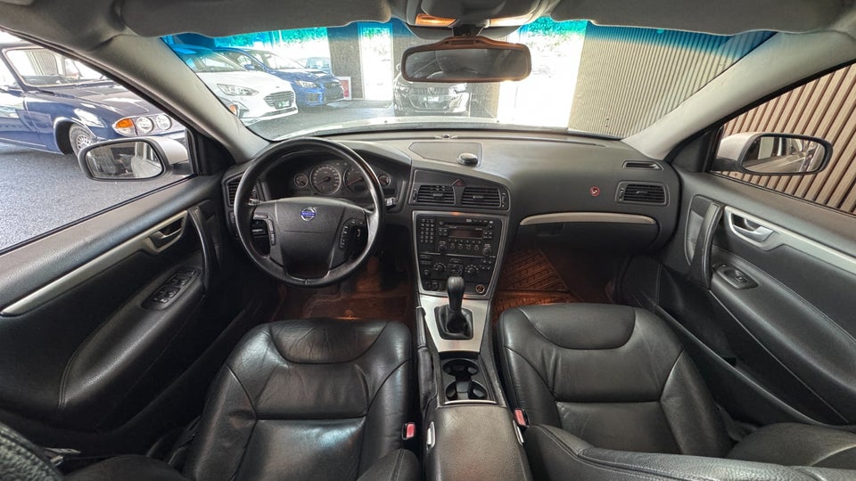 Volvo V70 2,5 T Kinetic 5d