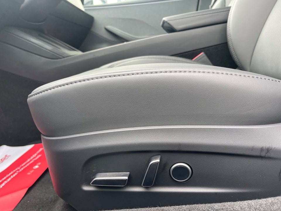 Tesla Model 3 RWD 4d