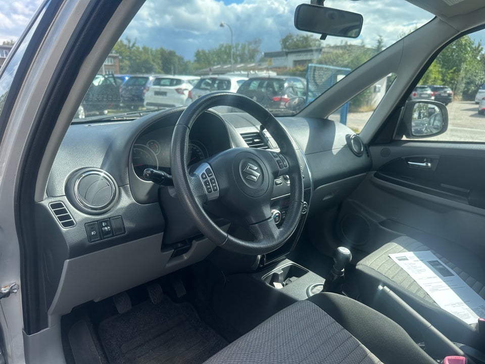 Suzuki SX4 1,6 CombiBack Exclusive 5d