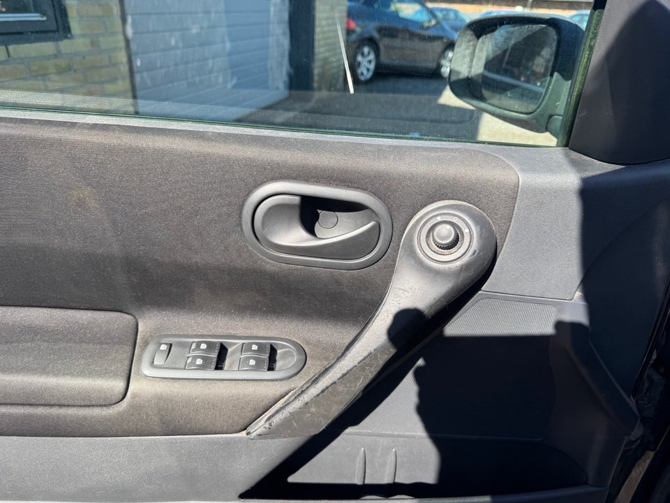 Renault Megane II 1,6 Authentique Comfort stc. 5d