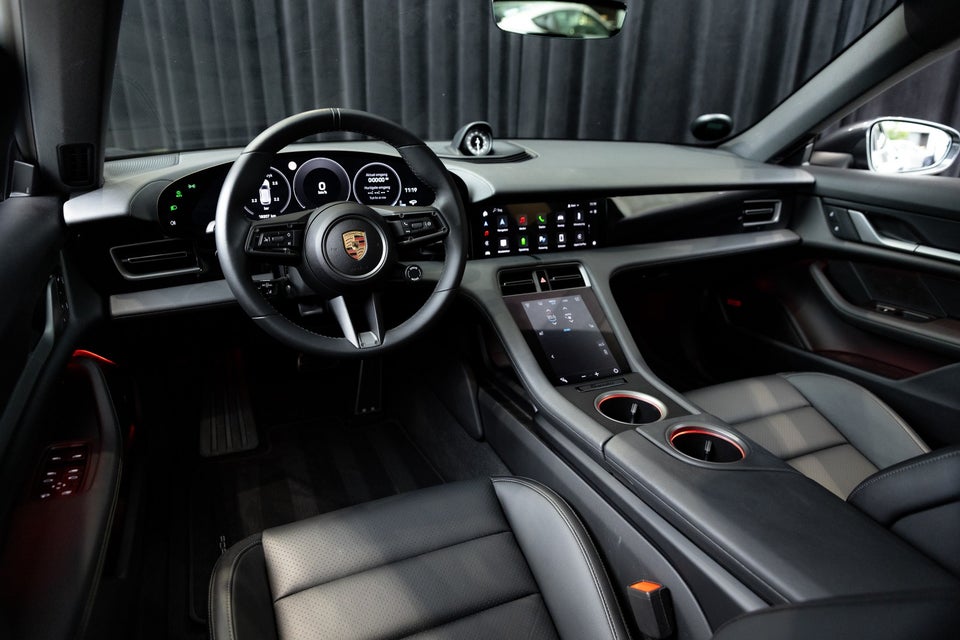 Porsche Taycan Performance+ Sport Turismo 5d