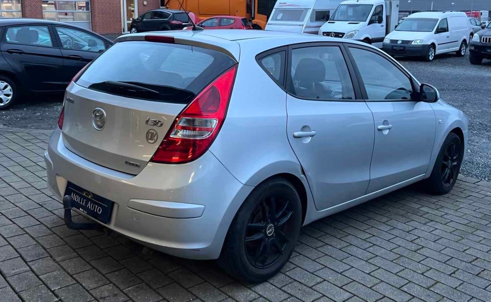 Hyundai i30 1,6 CRDi 90 Classic 5d