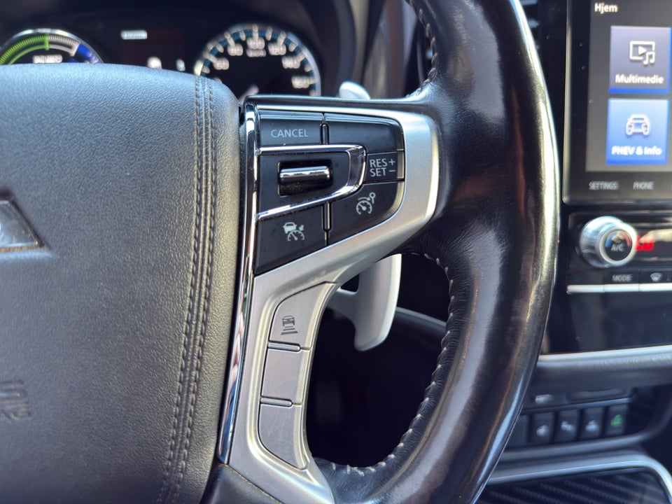 Mitsubishi Outlander 2,4 PHEV Instyle CVT 4WD 5d