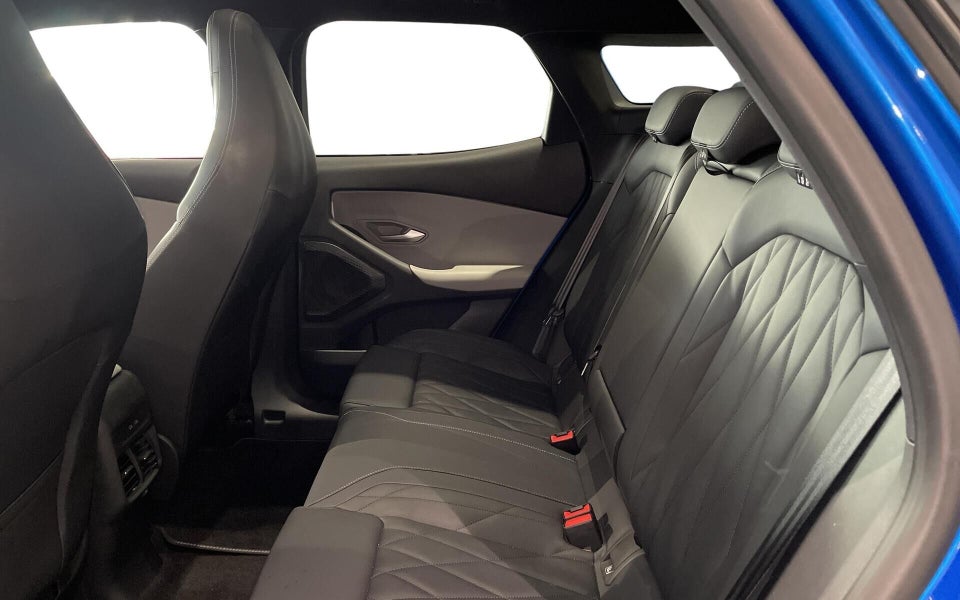 Ford Explorer 77 Premium Extended Range 5d