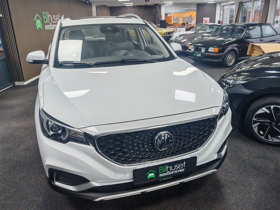 MG ZS EV Luxury 5d