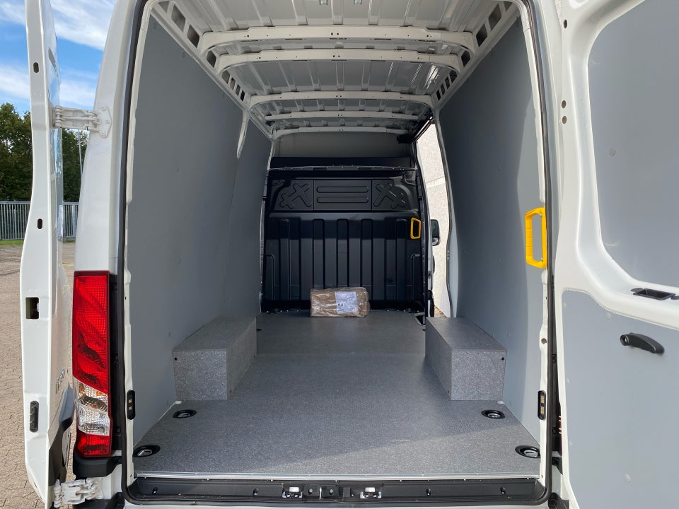 Iveco Daily 3,0 35S18 12m³ Van AG8