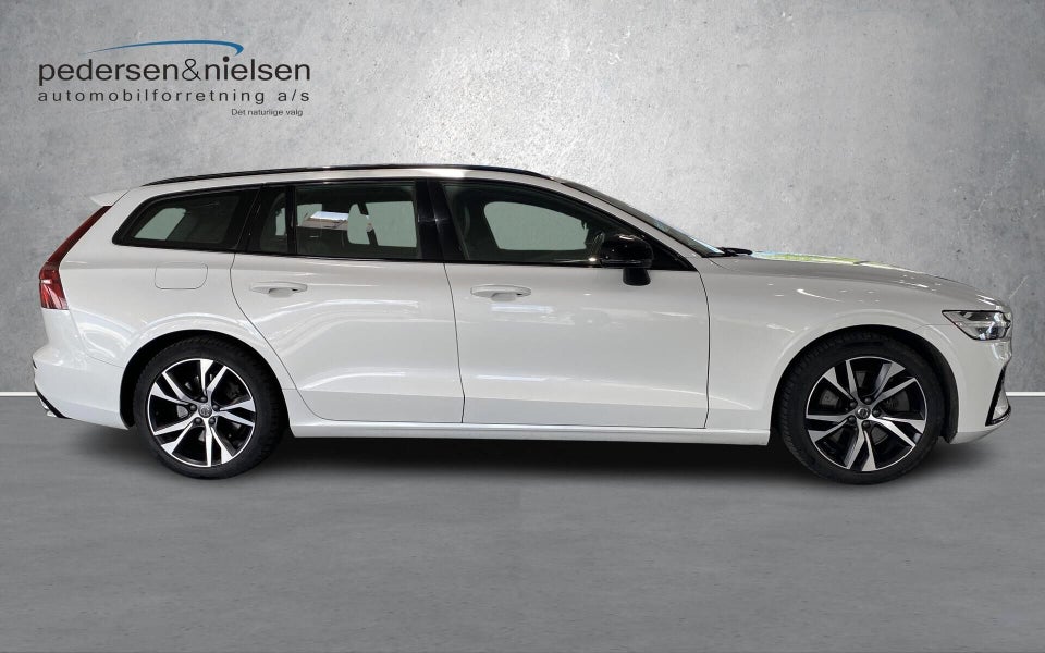 Volvo V60 2,0 T8 ReCharge R-Design aut. AWD 5d