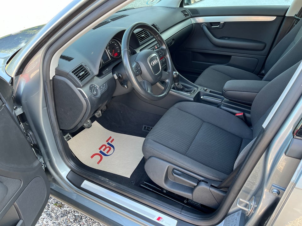 Audi A4 2,0 S-line Avant 5d