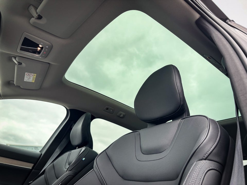 Volvo EX90 Plus 7prs 5d