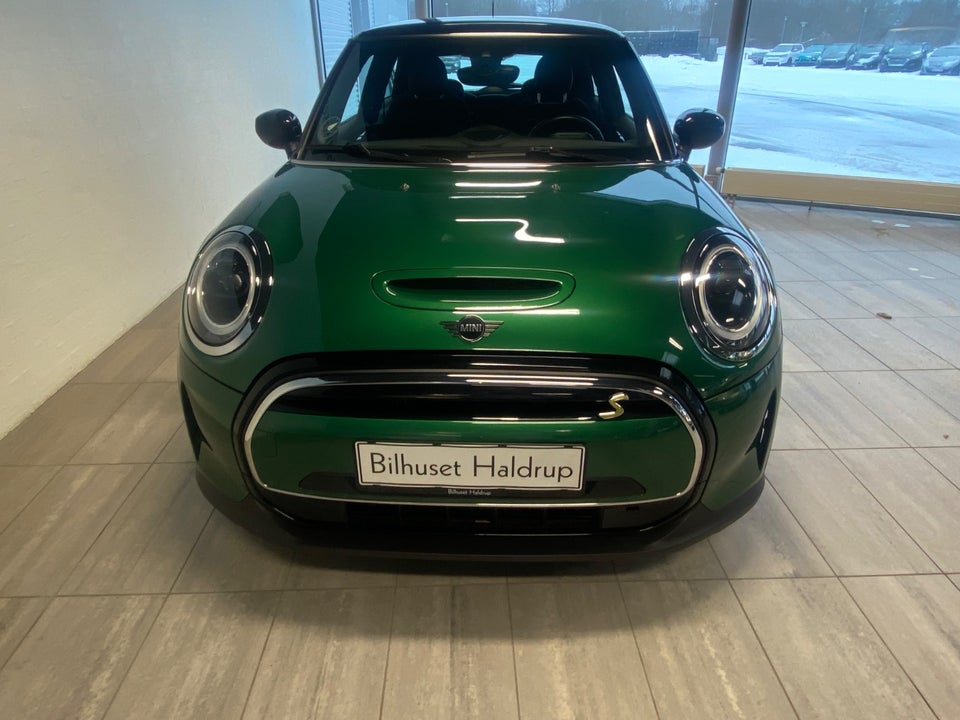 MINI Cooper SE Essential 3d
