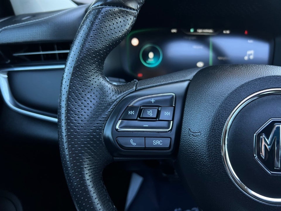 MG Marvel R Luxury 5d