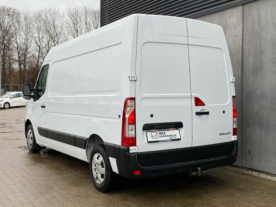 Renault Master III T33 2,3 dCi 145 L2H2 Kassevogn