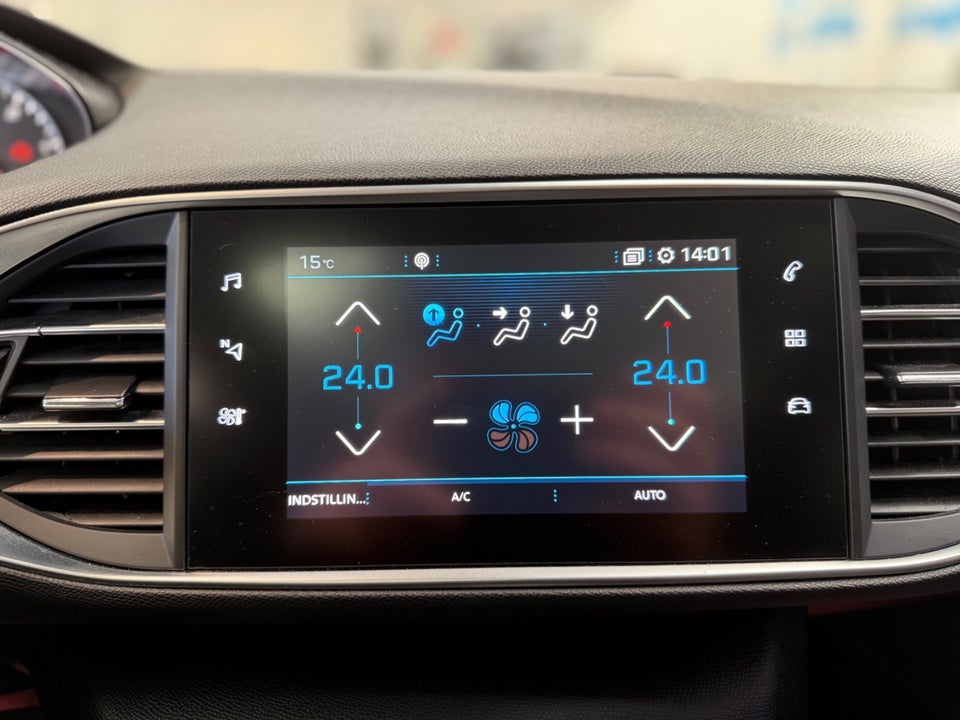 Peugeot 308 1,5 BlueHDi 130 Allure Sky 5d