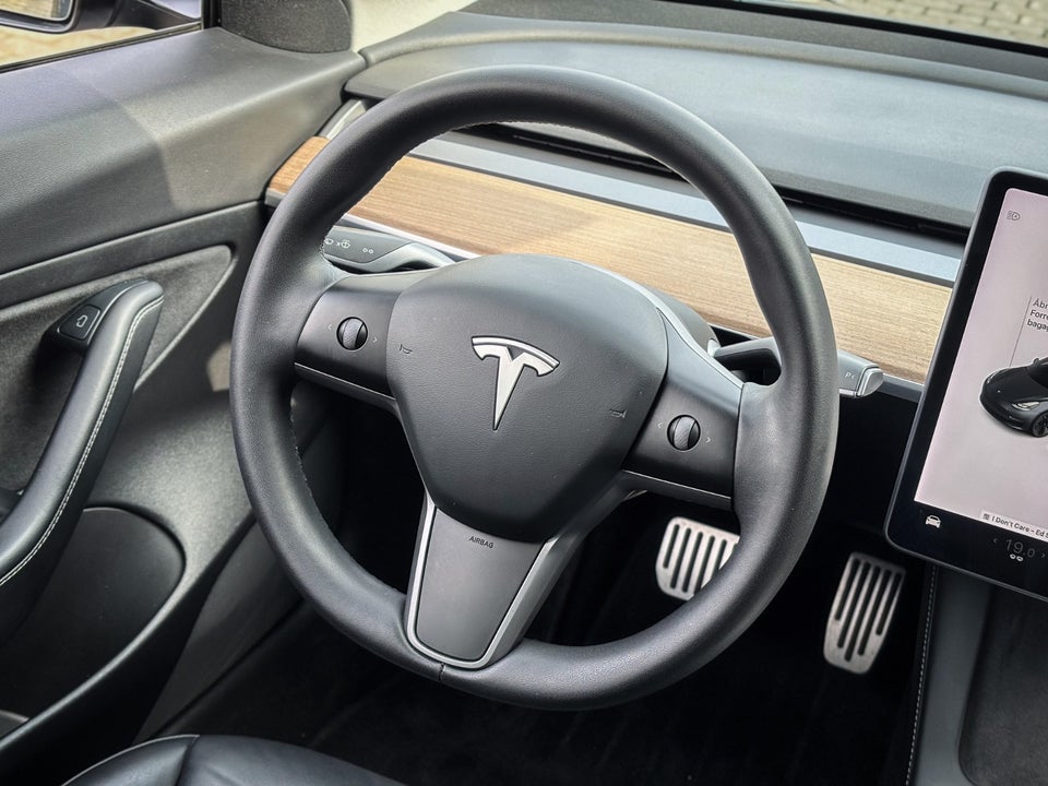 Tesla Model 3 Standard Range+ RWD 4d