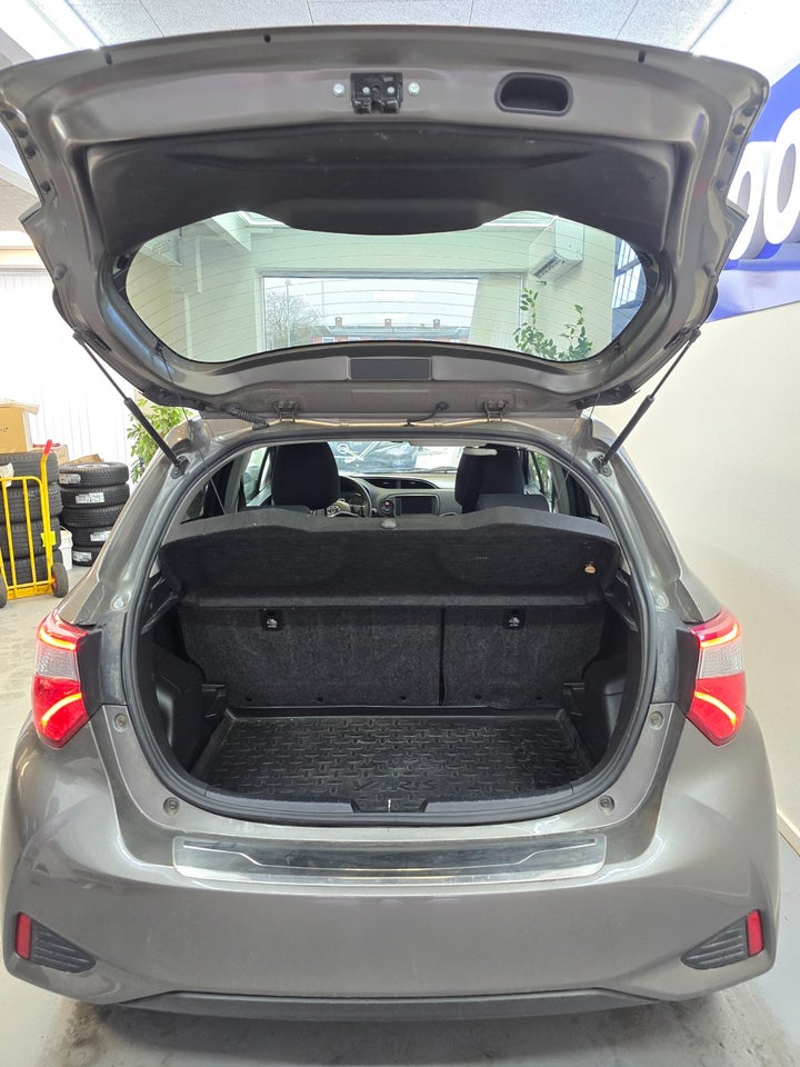 Toyota Yaris 1,5 Hybrid H3 Limited e-CVT 5d