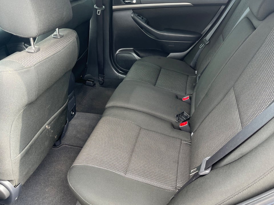 Toyota Avensis 2,0 Sol stc. 5d