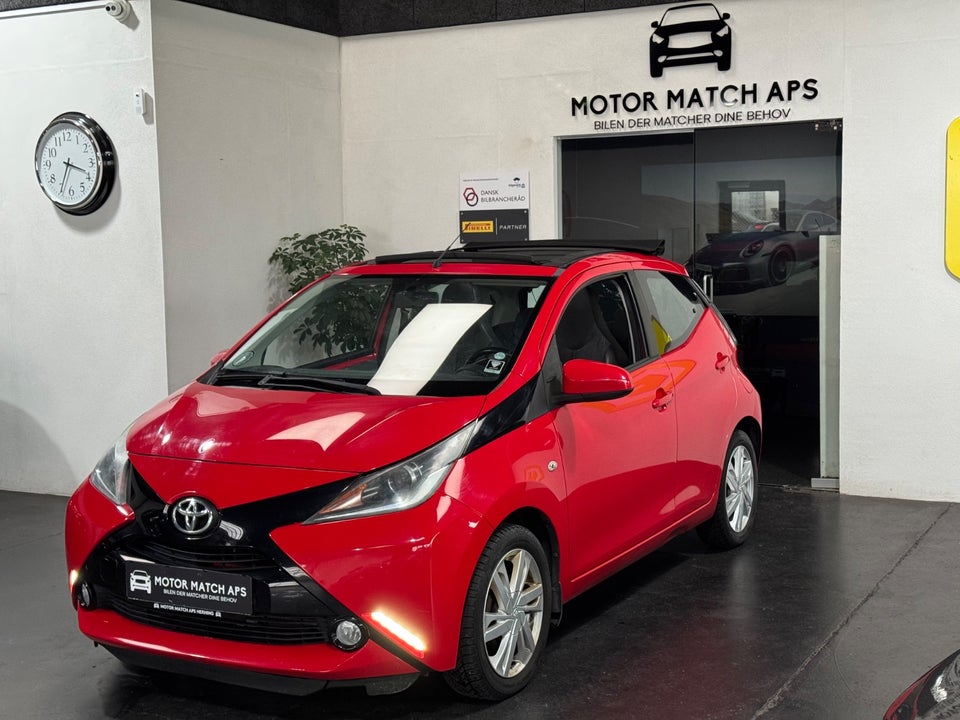 Toyota Aygo 1,0 VVT-i x-wave Sky 5d