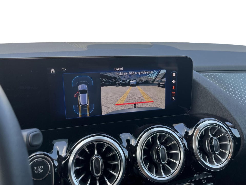 Mercedes EQA300 4Matic 5d