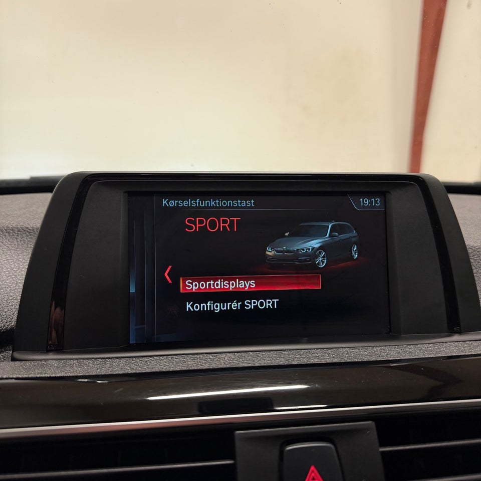 BMW 320d 2,0 Touring aut. 5d