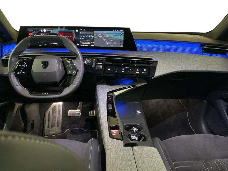 Peugeot e-3008 77 GT Pack 5d