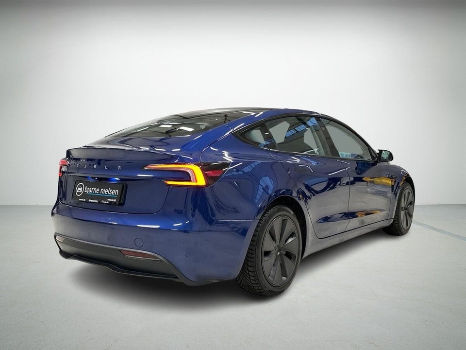 Tesla Model 3 RWD 4d