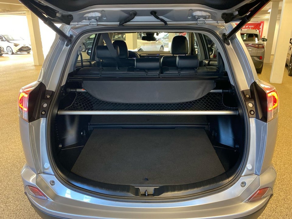 Toyota RAV4 2,5 Hybrid H3 Selected MDS 5d