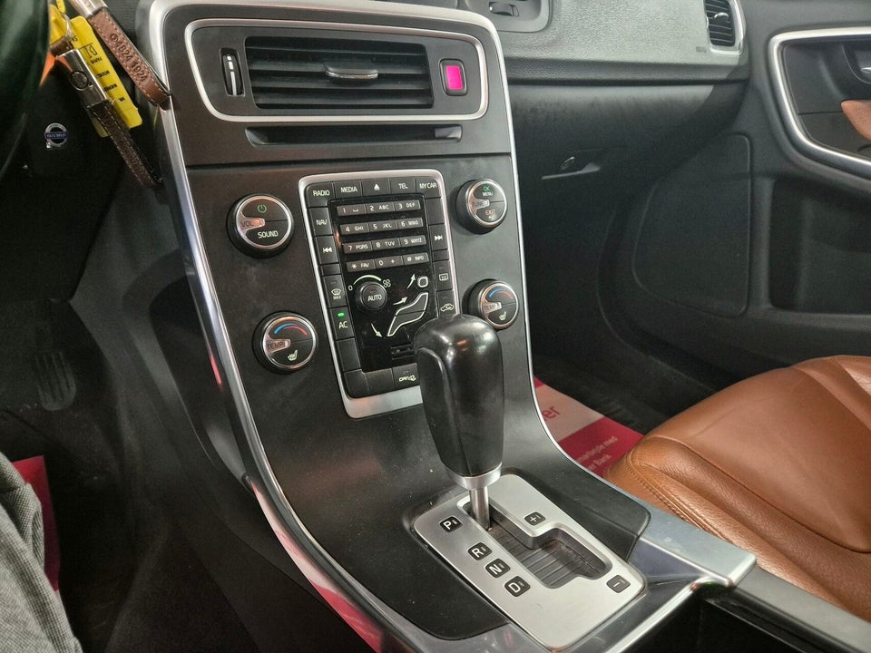 Volvo V60 1,6 D2 115 Kinetic aut. 5d