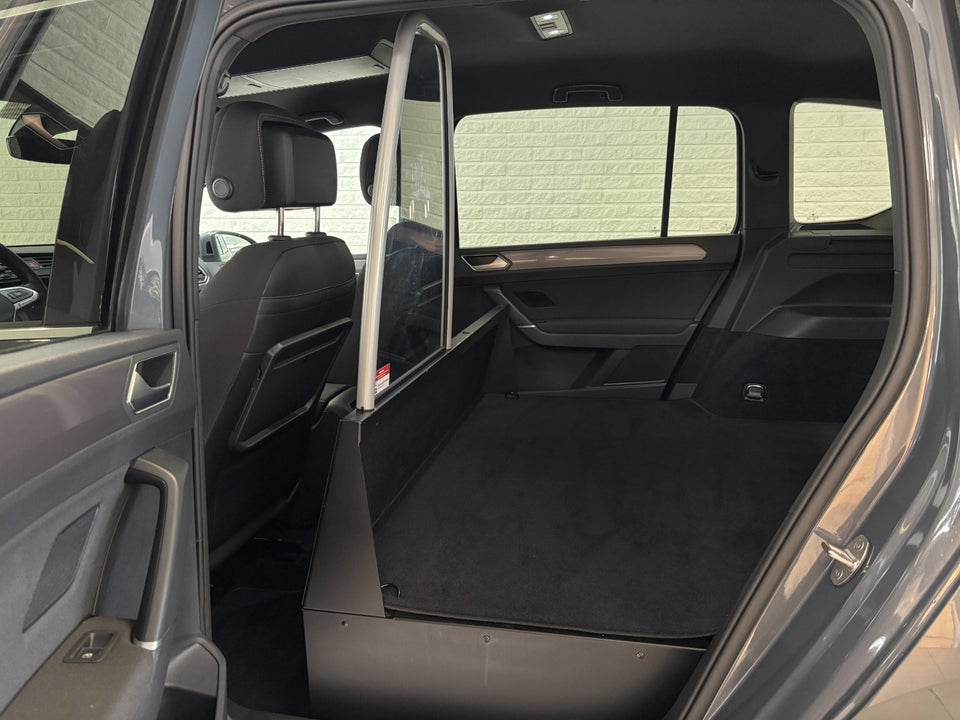 VW Touran 1,5 TSi 150 R-line DSG Van 5d