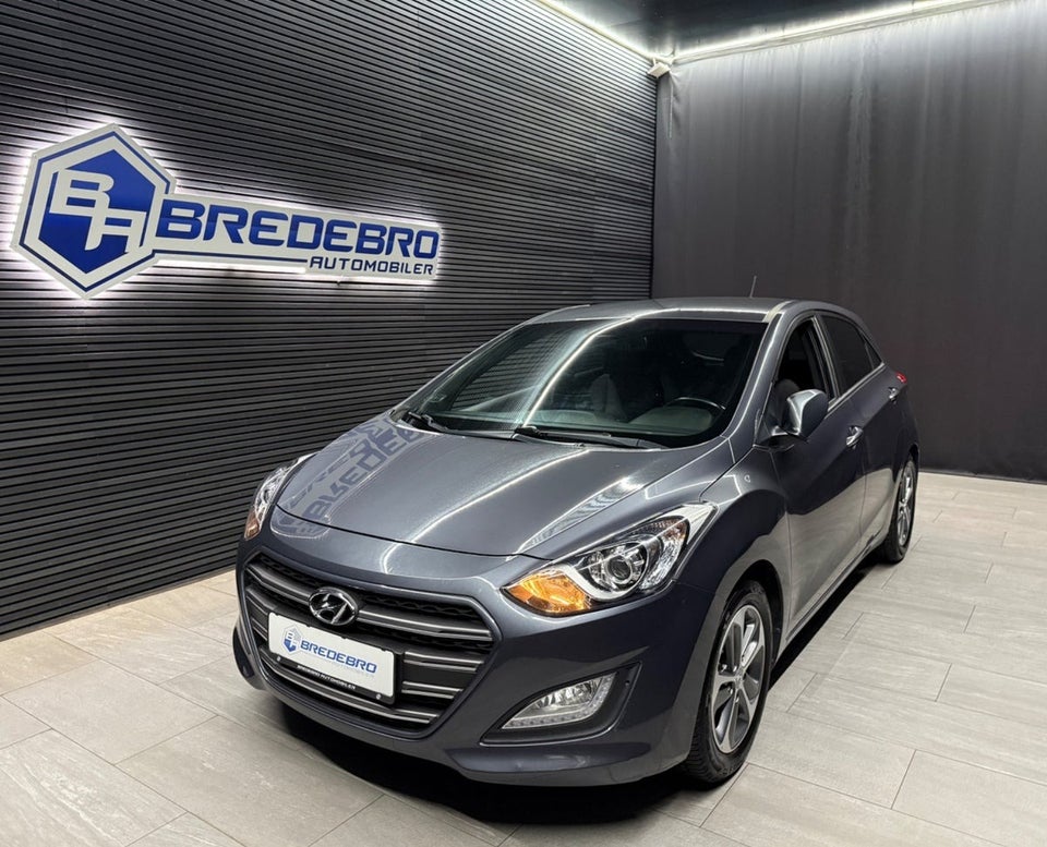 Hyundai i30 1,6 CRDi 110 EM-Edition 5d