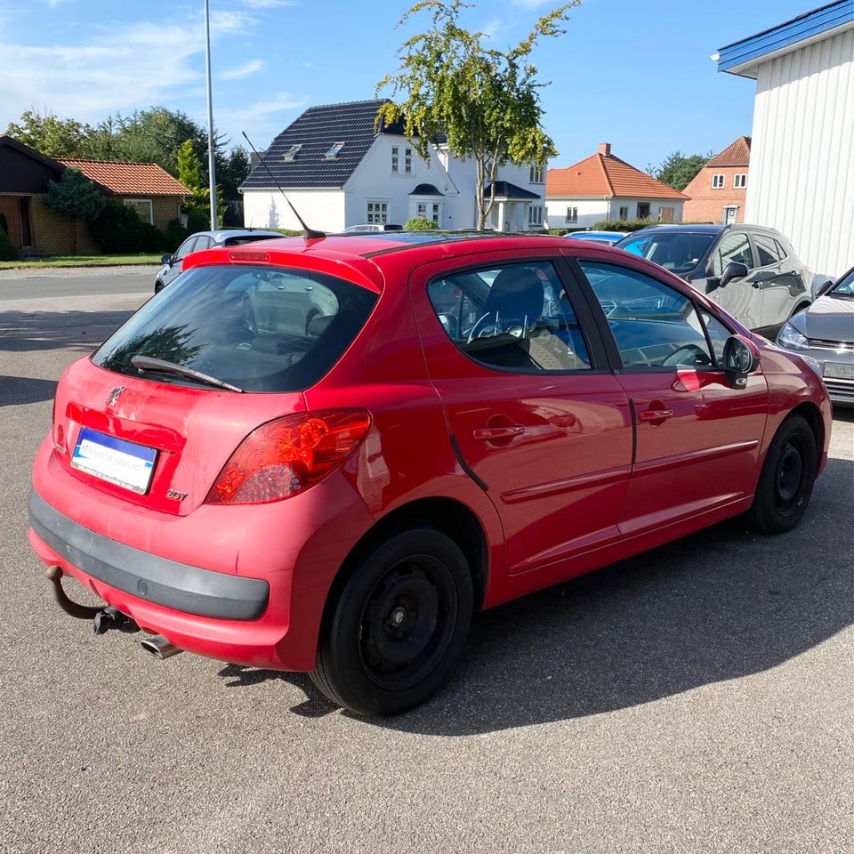 Peugeot 207 1,6 HDi 109 Premium 5d