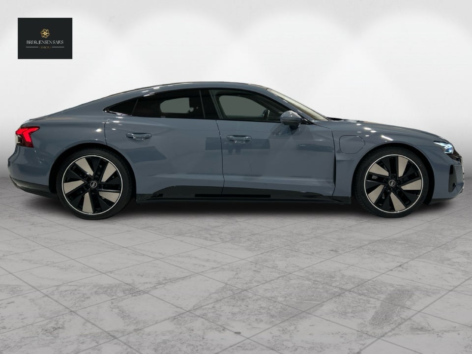 Audi e-tron GT quattro 4d