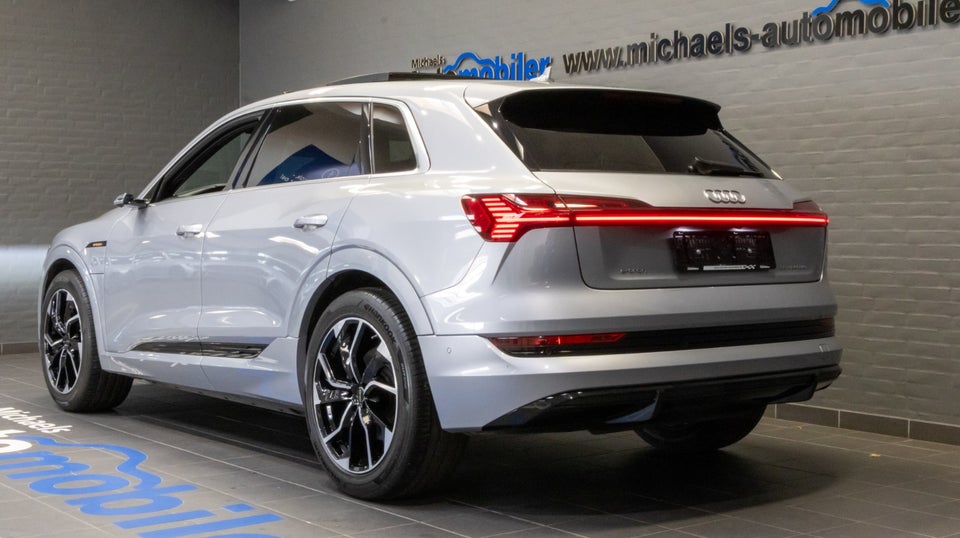 Audi e-tron 55 S-line quattro 5d