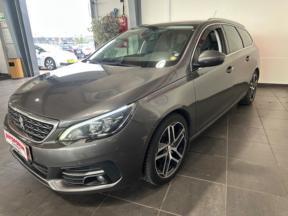 Peugeot 308 1,5 BlueHDi 130 Selection Sky SW 5d