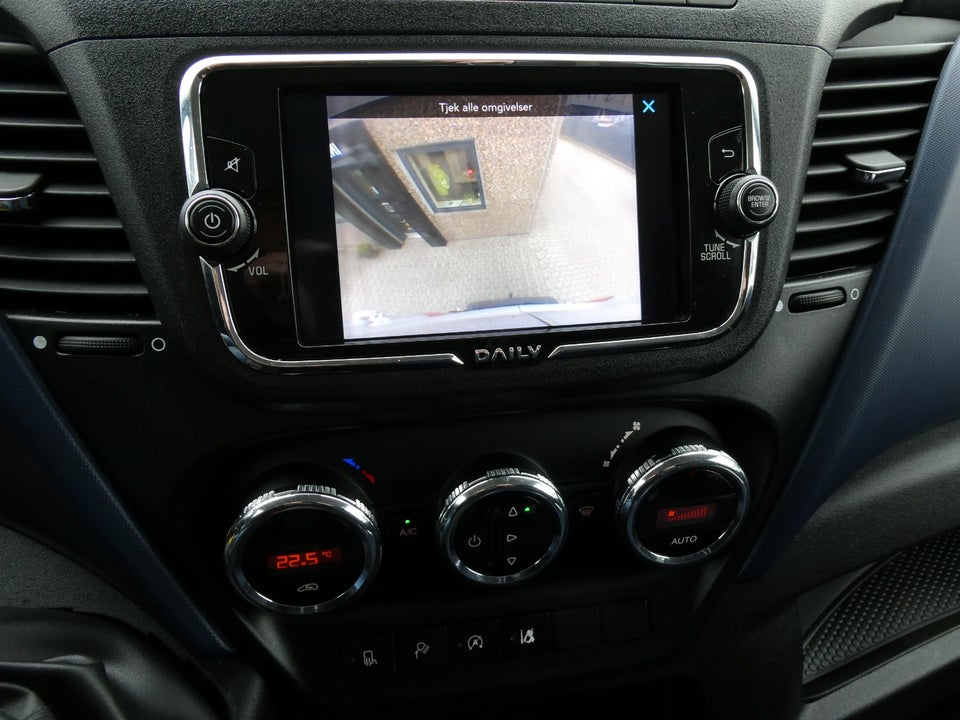 Iveco Daily 2,3 35S16 12m³ Van AG8