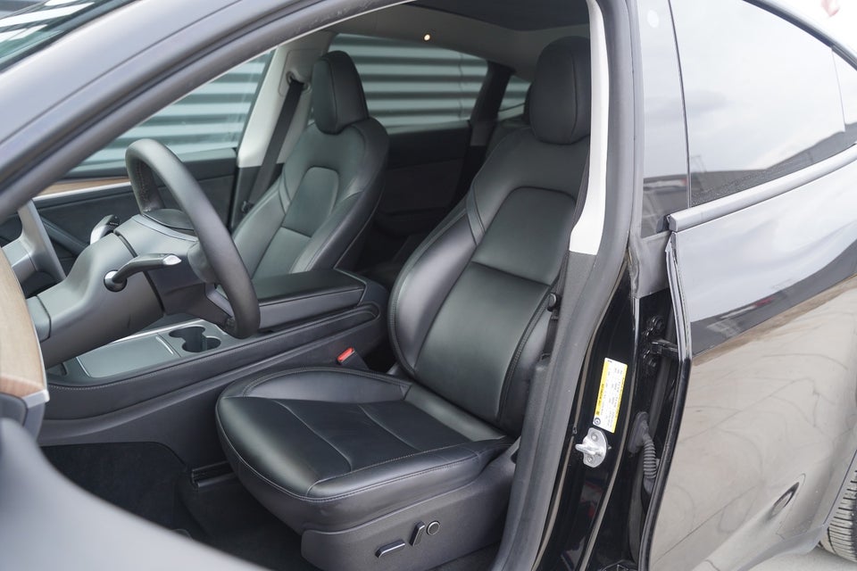 Tesla Model Y Long Range AWD 5d