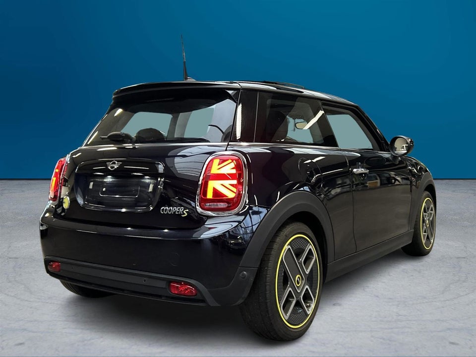 MINI Cooper SE Camden 3d