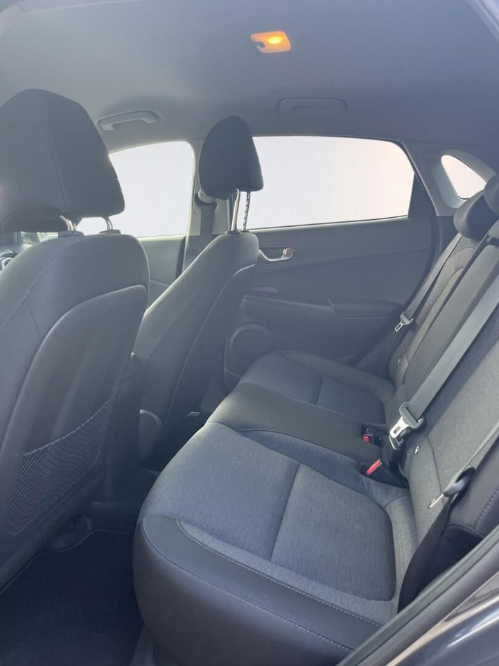Hyundai Kona 39 EV Essential 5d