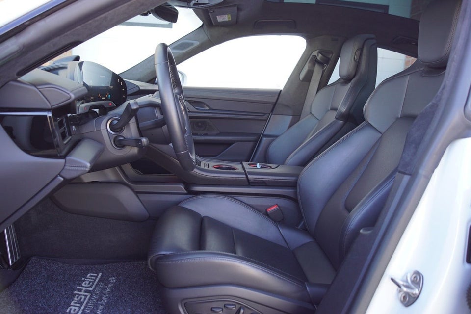 Porsche Taycan Turbo Performance+  4d