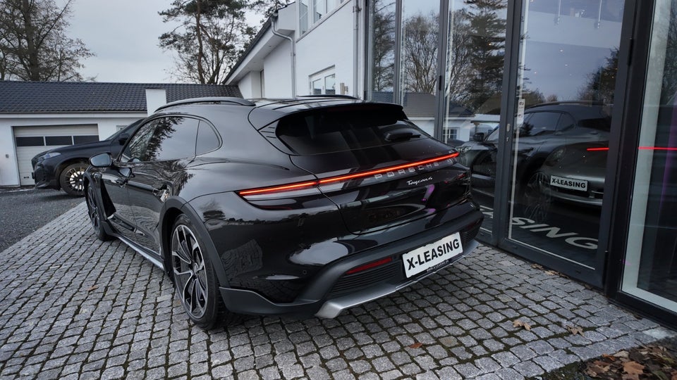 Porsche Taycan 4 Performance+ Cross Turismo 5d